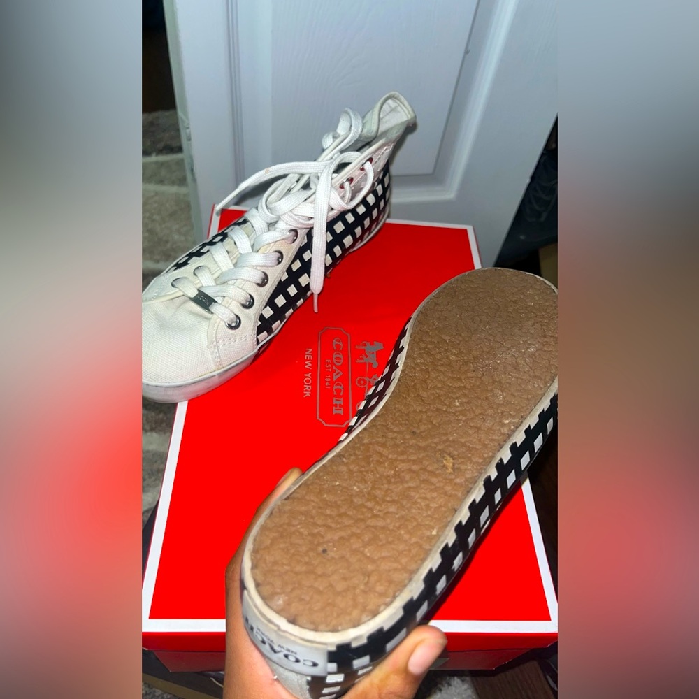 Worn COACH size8.5 willing to drop lower !